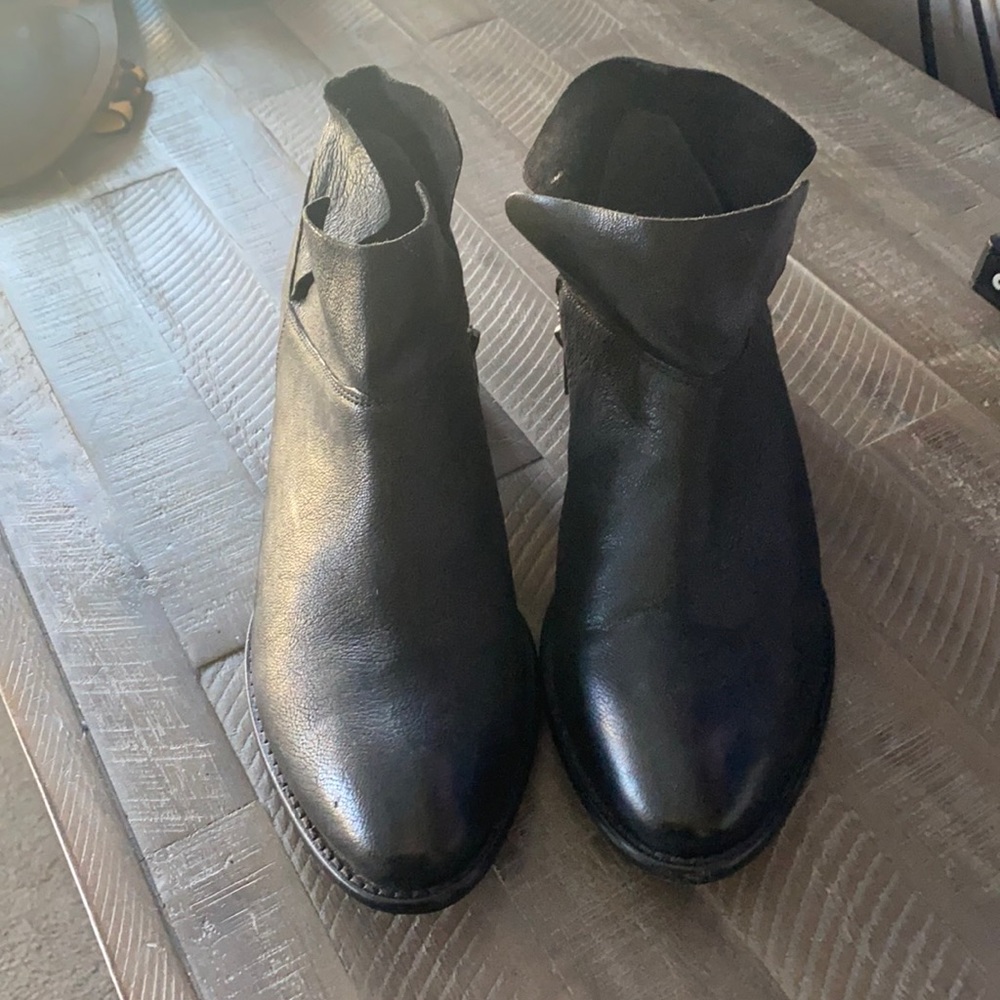 Seychelles Black Leather Bootie